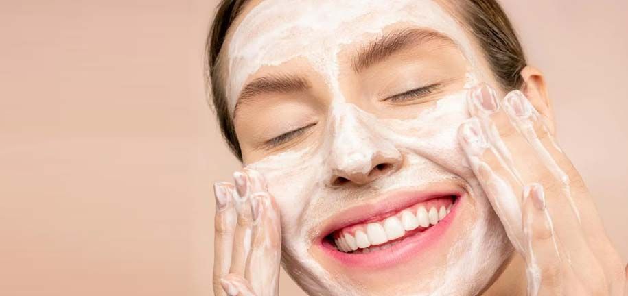 עור מתכווץ אחרי שטיפת פנים