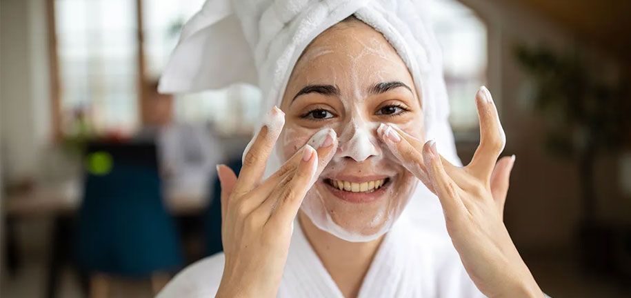 ניקוי פנים בערב