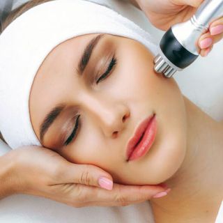 Lifting facial treatment