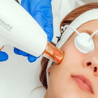 Eyes facial treatment